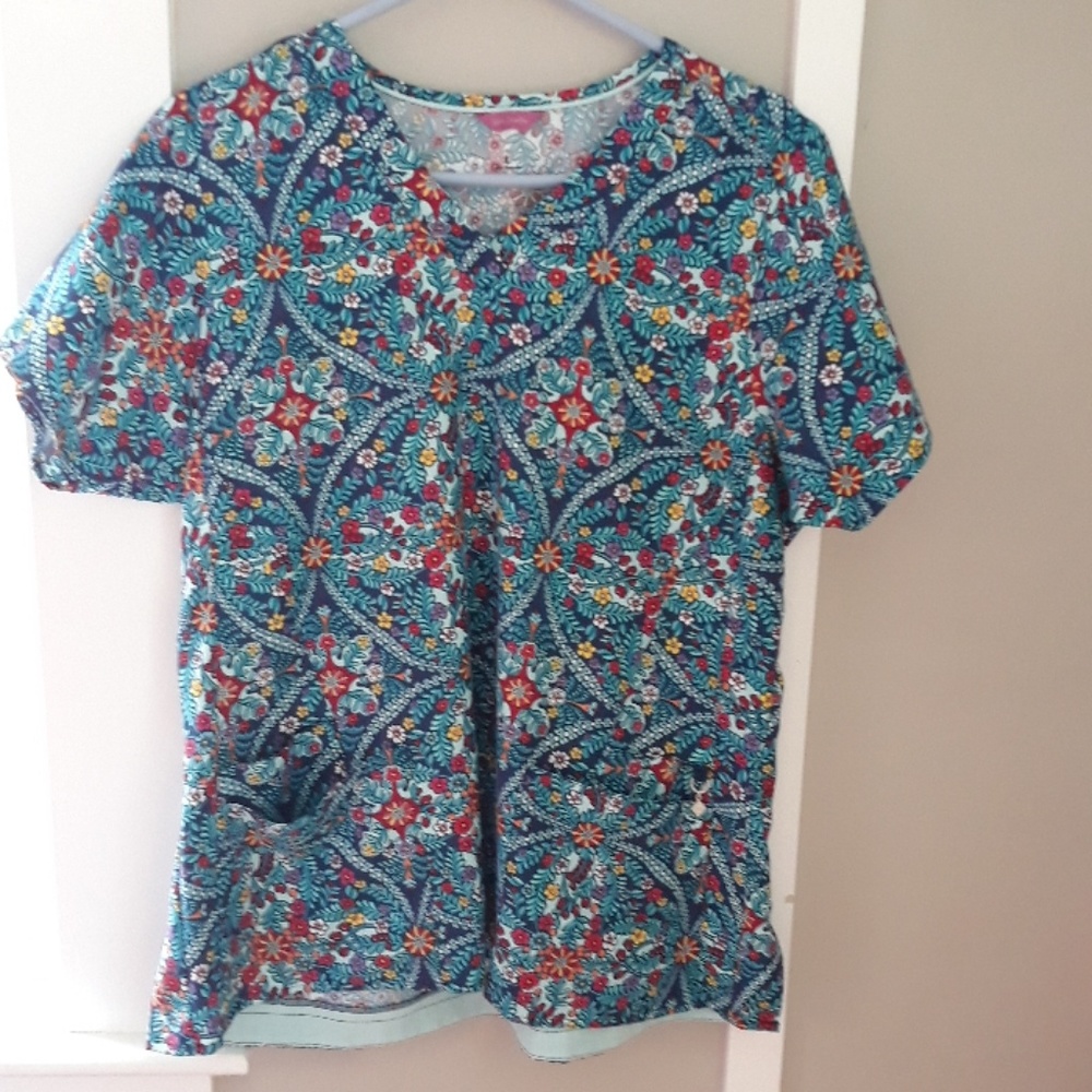 Scrub top